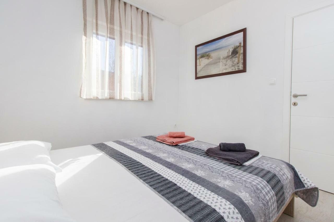 Apartmani Gabriella Vodice Oda fotoğraf